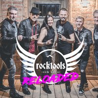 Bandfoto der Band "Rocktools" mit sechs Mitgliedern